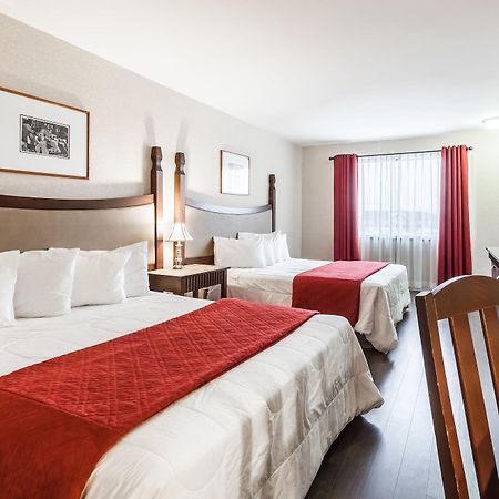 Hotel Ambassadeur Et Suites Québec Esterno foto